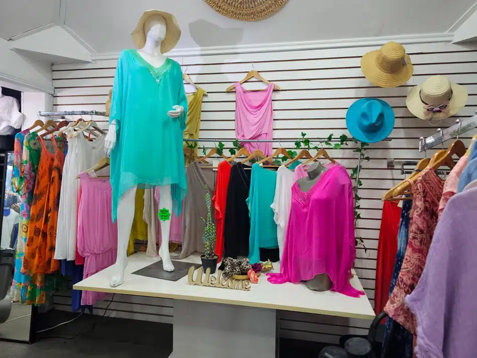 St Maarten Telephone Directory - Zoe Boutique